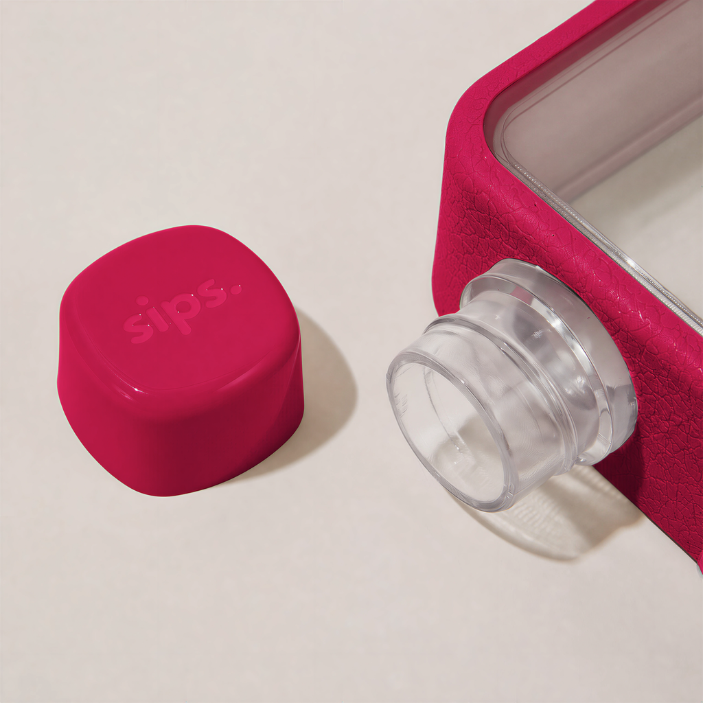Sips Ultra-Slim Flat Daily Travel Water Bottle – 480ml